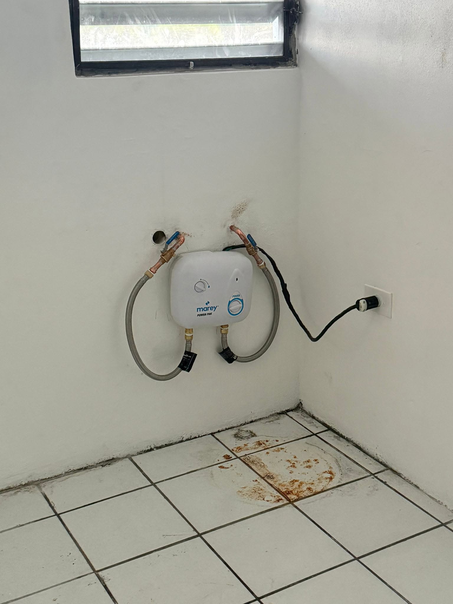 Trabajo de plomería - tuberías de cobre
